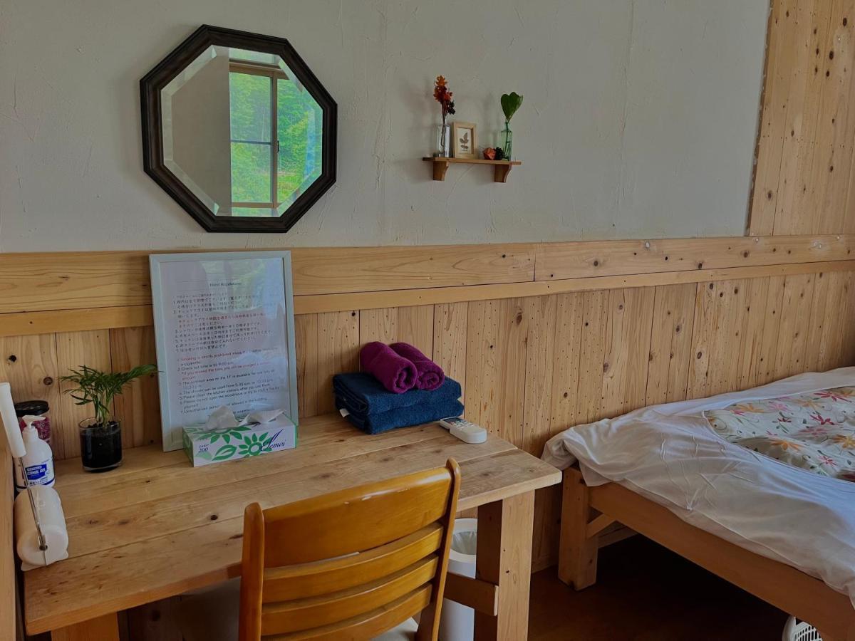 Готель Azumino Backpackers 山の風 Matsukawa Екстер'єр фото